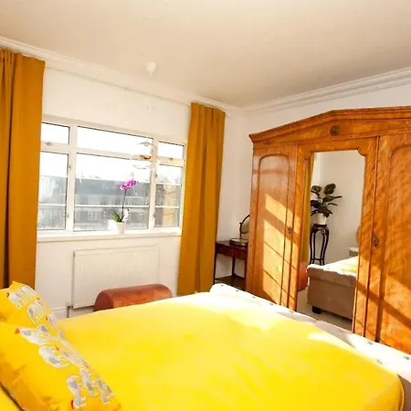 Bright Private Apartment In The Center 公寓 *