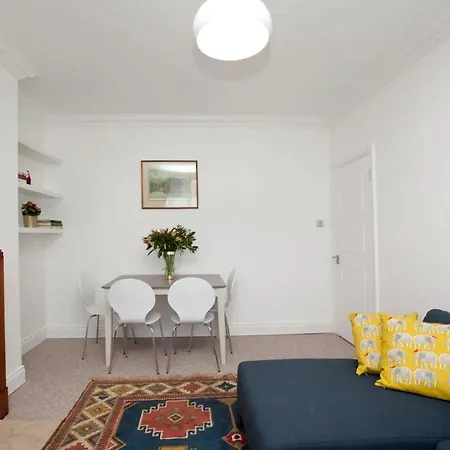 Bright Private Apartment In The Center * 布加勒斯特